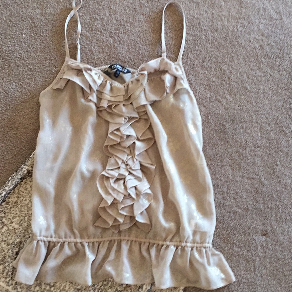 NWT Express Ruffled Top - Picture 3 of 4